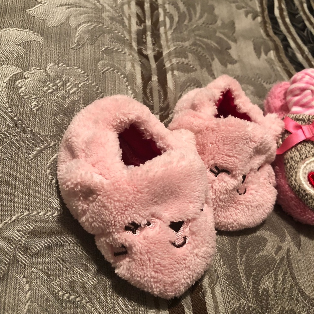 Slippers - Picture 5 of 5